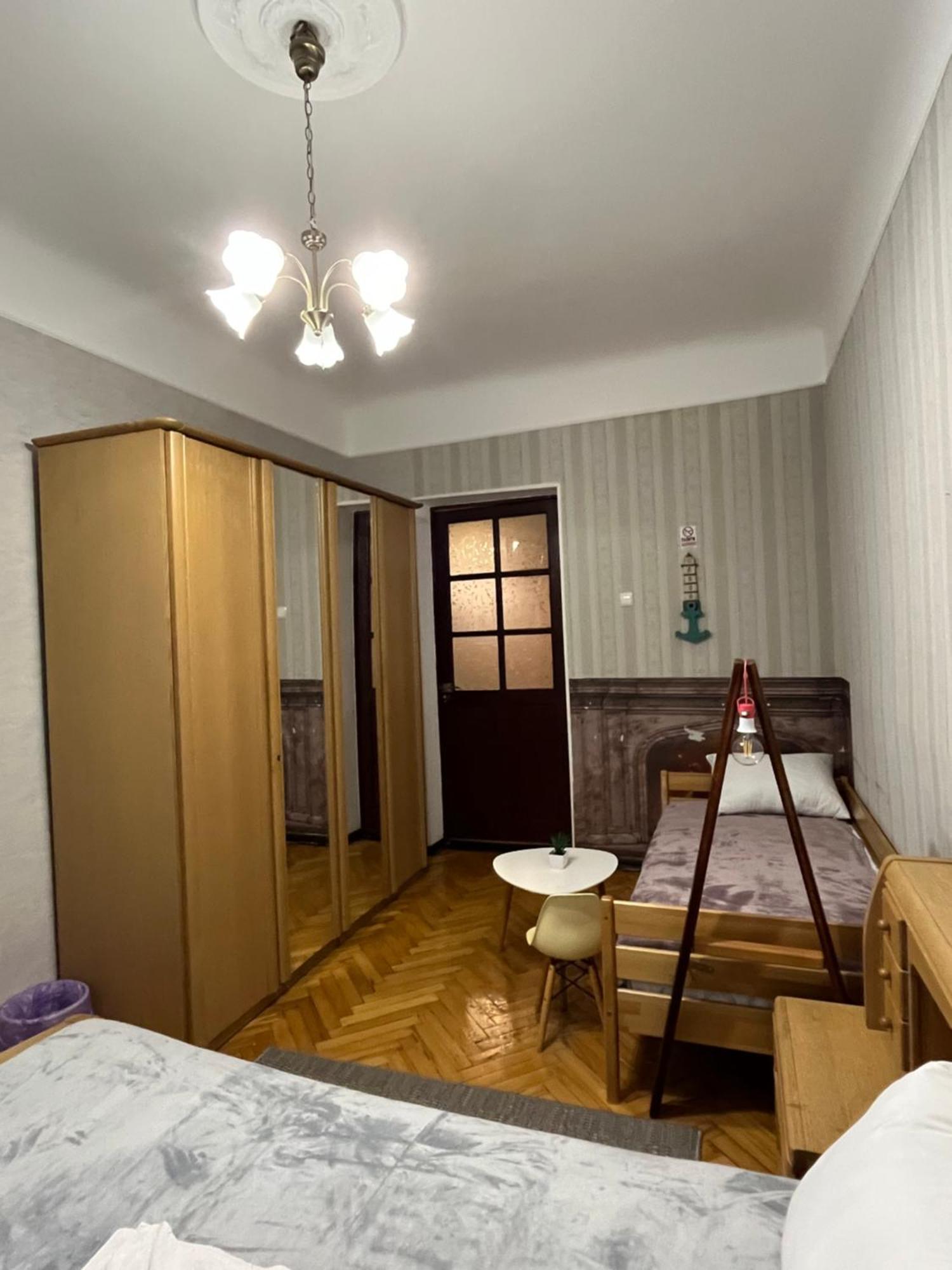Ararat-Klovskaya Hostel-Apartments Kiev Exterior foto