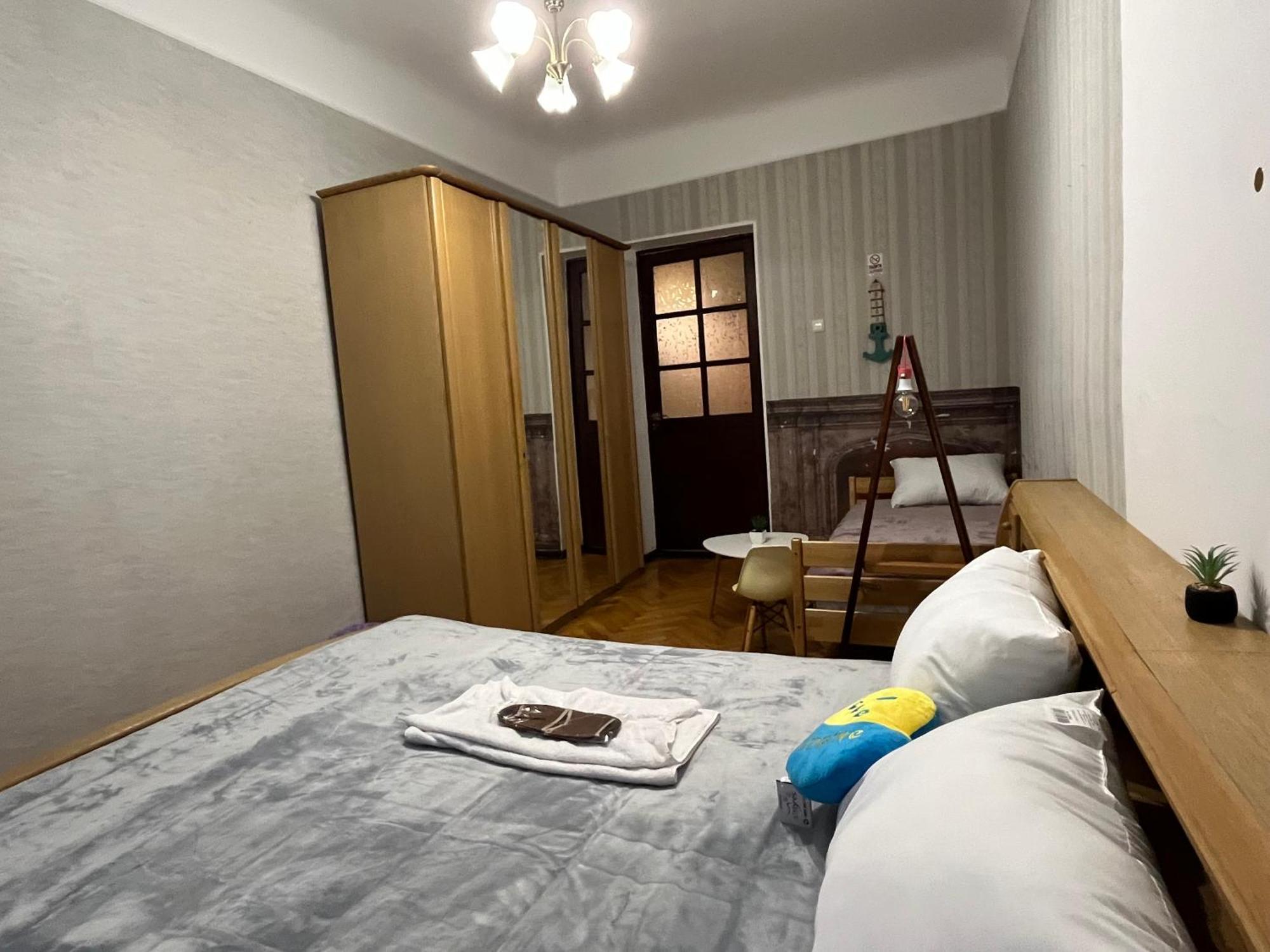 Ararat-Klovskaya Hostel-Apartments Kiev Exterior foto